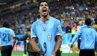 Uruguay Suárez duplájával verte meg Angliát
