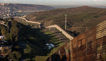 Trump nem tágít: falat épít a határra