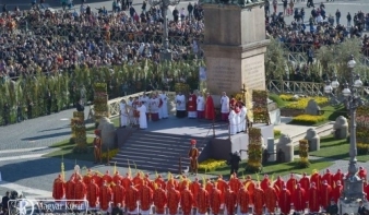 Ferenc pápa virágvasárnap: válasszuk az alázat útját a világiasság helyett