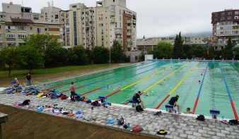 Átadták Nagybányán a felújított kültéri olimpiai uszodát