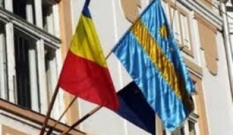 Öt Maros megyei polgármestert perelt be a prefektus a zászló kitűzése miatt