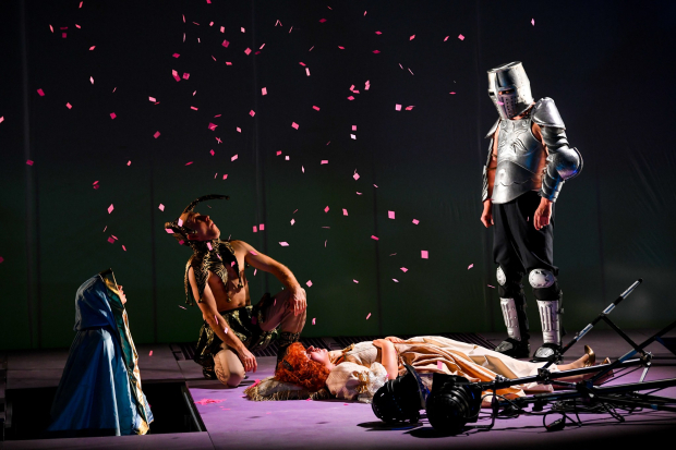  Magyar nyelvű ősbemutató a szatmári színpadon