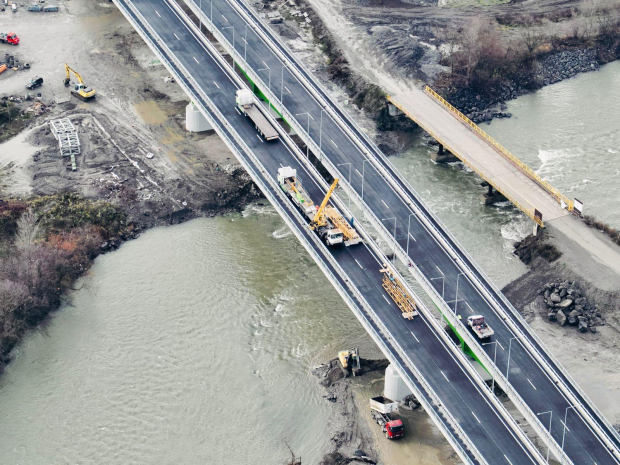 Végéhez közeledik a határhíd építése Máramarosszigeten